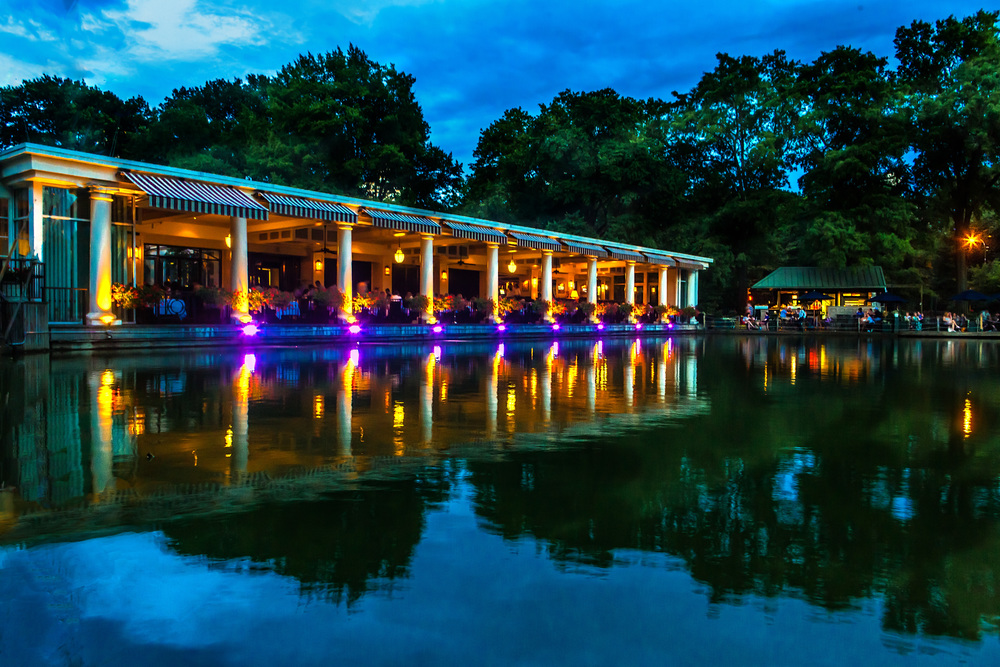 Loeb Boathouse in Central Park by night