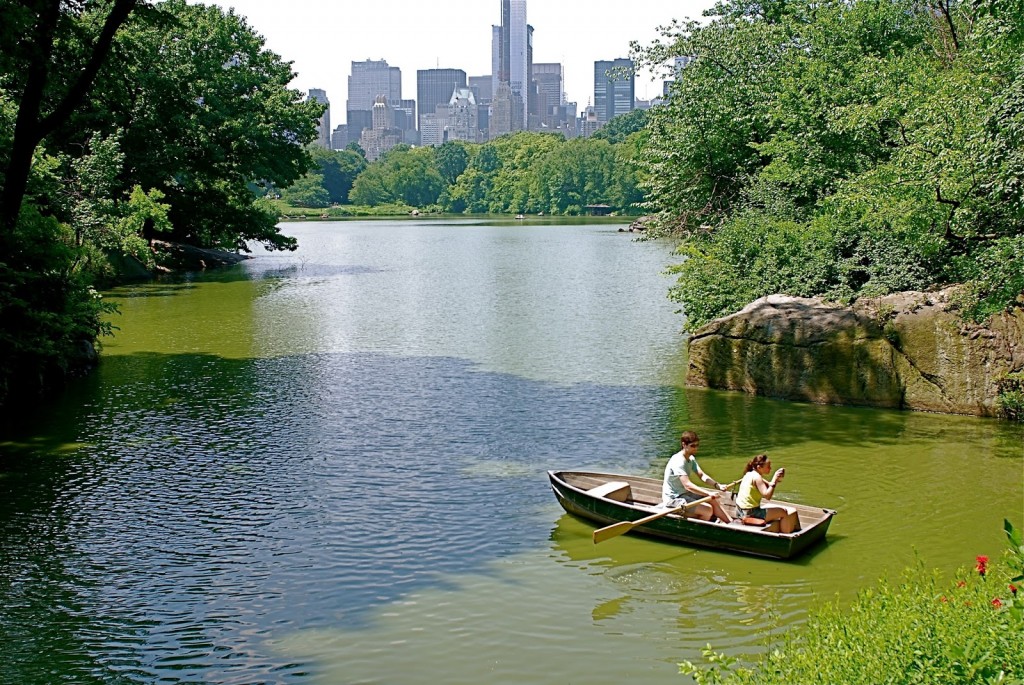 Romantic boat outing at Central Park Lake